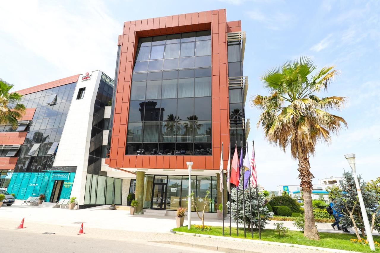 Best Western Premier Ark Hotel Rinas Exterior foto